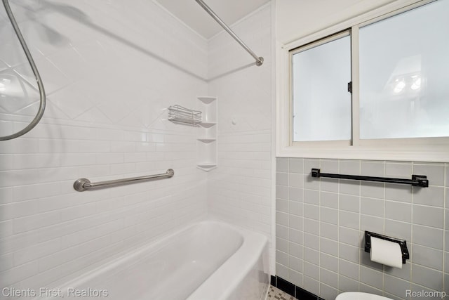 939 Deering St, Garden City, MI 48135 - full bathroom featuring tile walls and shower / bathtub combination