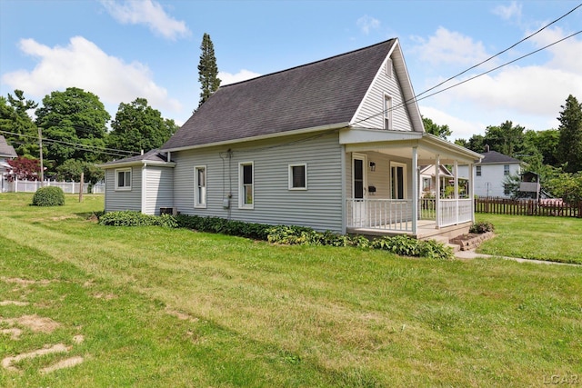 605 Oak St, Hudson, MI 49247 - view of front of property featuring roof with shingles