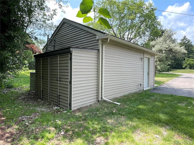 21150 E Chigwidden St, Northville, MI 48167 - view of garage