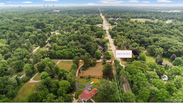 00 W 9 Mile Rd, Southfield, MI 48033