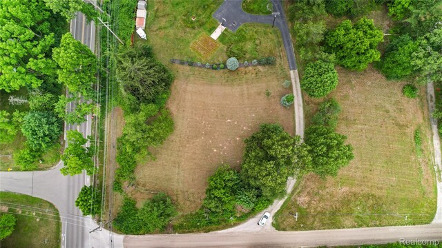 00 W 9 Mile Rd, Southfield, MI 48033