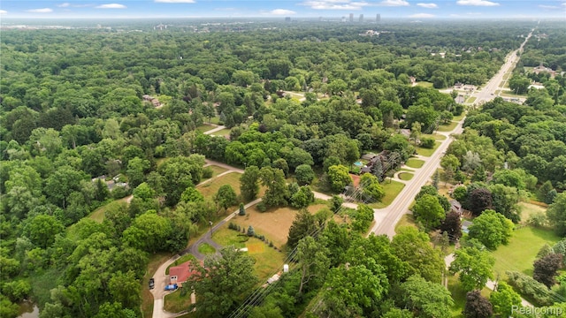 00 W 9 Mile Rd, Southfield, MI 48033