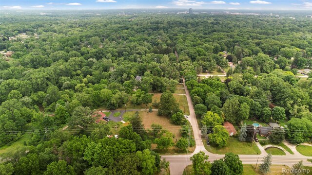 00 W 9 Mile Rd, Southfield, MI 48033