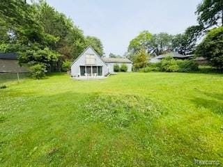 11638 Alois St, Livonia, MI 48150 - view of grassy yard