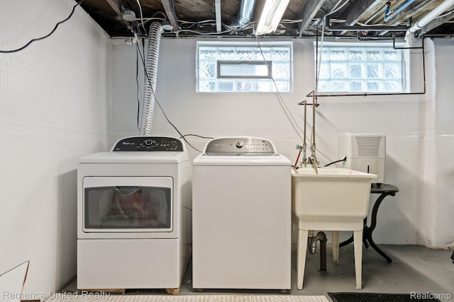 535 S Edison Ave, Royal Oak, MI 48067 - laundry room with separate washer and dryer
