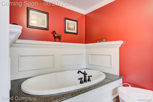 2861 Sunnyknoll Ave, Berkley, MI 48072 - full bath featuring ornamental molding and a garden tub