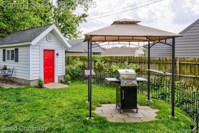 2861 Sunnyknoll Ave, Berkley, MI 48072 - fenced backyard with a gazebo and an outbuilding