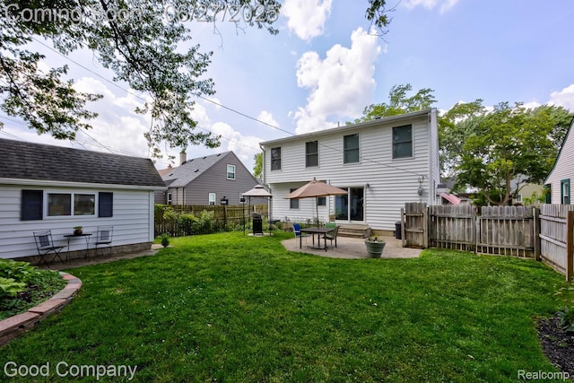 2861 Sunnyknoll Ave, Berkley, MI 48072 - back of property with a patio area and a fenced backyard