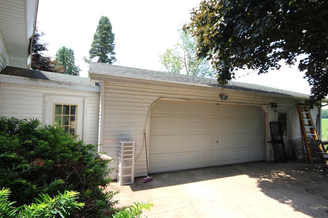 14585 E V Ave, Fulton, MI 49052 - garage with driveway