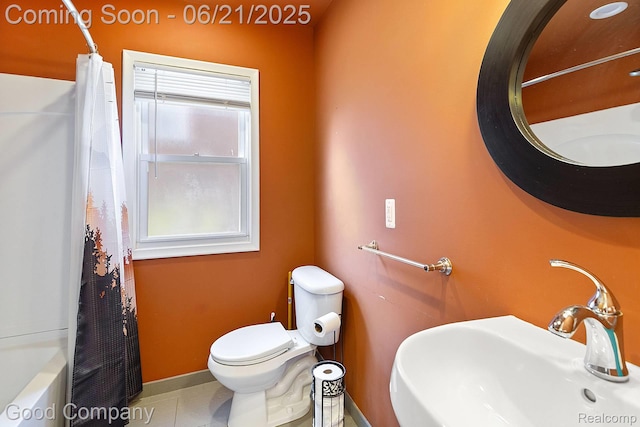 3603 Dukeshire Hwy, Royal Oak, MI 48073 - bathroom with shower / bath combo and tile patterned flooring