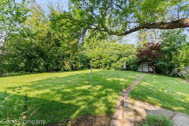 3603 Dukeshire Hwy, Royal Oak, MI 48073 - view of grassy yard