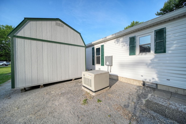 3280 Carlton Blvd, Jackson, MI 49203 - view of side of home featuring a storage shed and crawl space