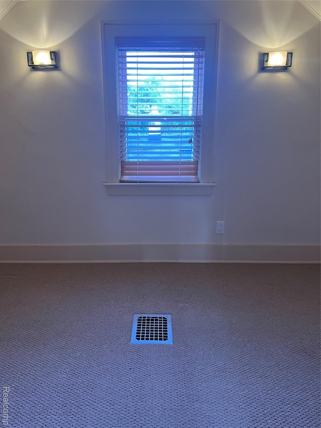 8467 Central St, Center Line, MI 48015 - empty room with baseboards and carpet flooring