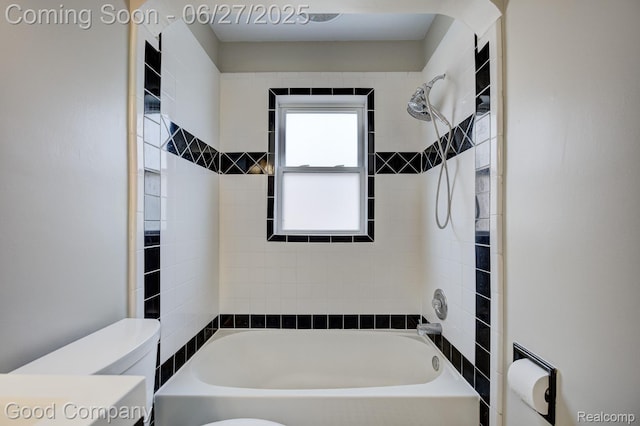 830 W Hazelhurst St, Ferndale, MI 48220 - bathroom with shower / tub combination