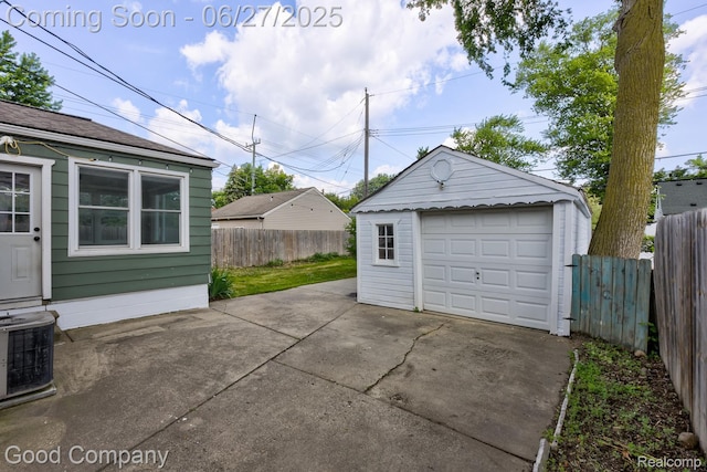 830 W Hazelhurst St, Ferndale, MI 48220 - detached garage featuring driveway
