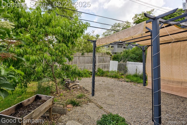 830 W Hazelhurst St, Ferndale, MI 48220 - view of yard with a pergola