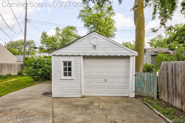 830 W Hazelhurst St, Ferndale, MI 48220 - detached garage with concrete driveway