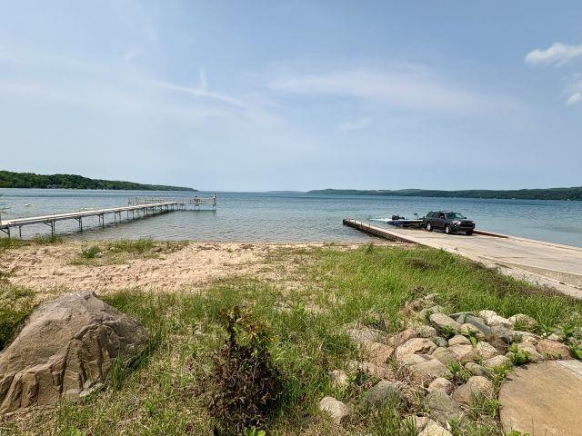 180 S Benzie Blvd, Beulah, MI 49617