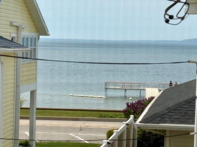180 S Benzie Blvd, Beulah, MI 49617