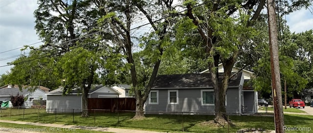 31805 Tuscola Ct, Westland, MI 48186 - view of side of property