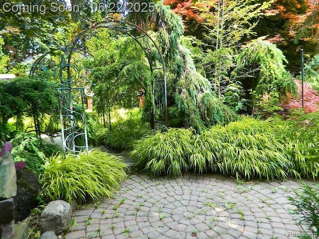 5236 Patrick Rd, West Bloomfield, MI 48322 - view of patio