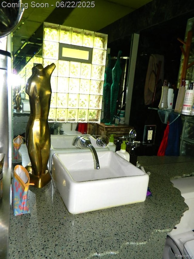 5236 Patrick Rd, West Bloomfield, MI 48322 - detailed view of a sink