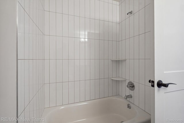 2921 Walsh Dr, Rochester Hills, MI 48309 - full bathroom with shower / tub combination