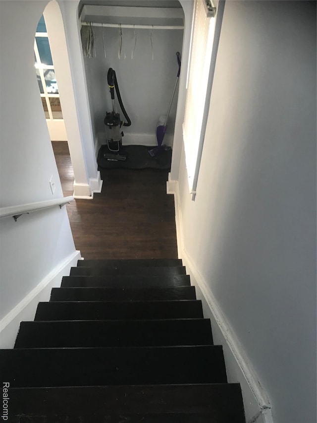 18522 Joseph Campau St, Detroit, MI 48234 - stairway featuring wood finished floors and arched walkways