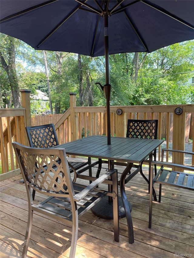18522 Joseph Campau St, Detroit, MI 48234 - deck with outdoor dining area