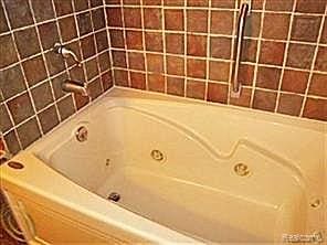 50102 S Benny Ct, New Baltimore, MI 48047 - view of full bathroom