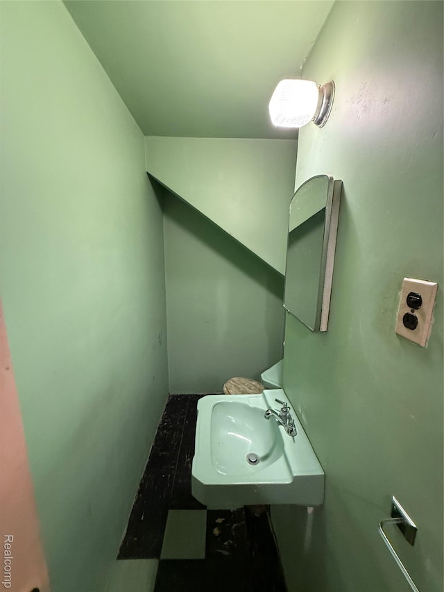 26645 Ross St, Inkster, MI 48141 - half bathroom with a sink