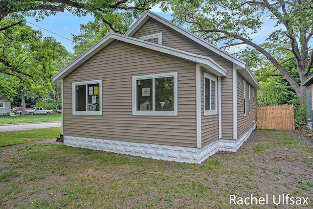 1676 Dyson St, Muskegon, MI 49442 - view of side of property