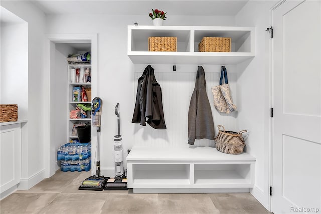 163 Manorwood Dr, Bloomfield Hills, MI 48304 - mudroom featuring concrete floors