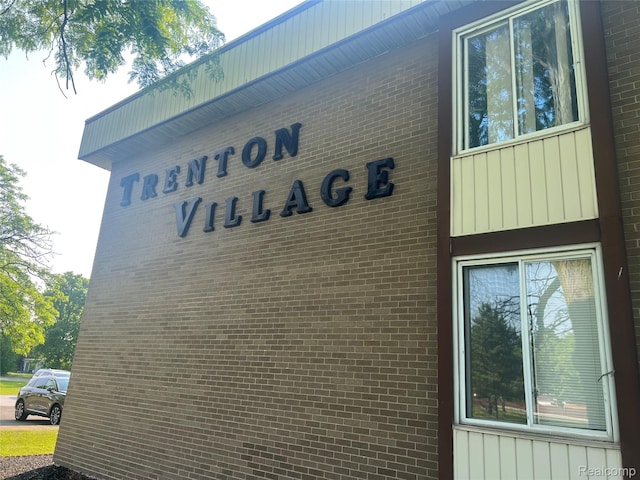 3901 Fort St Unit 202, Riverview, MI 48183 - view of building exterior