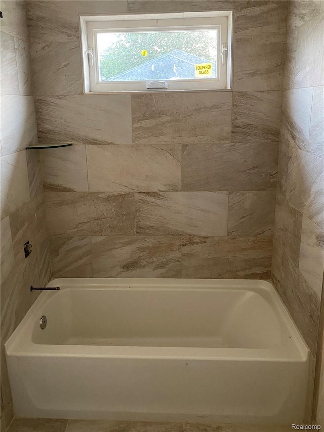 4940 Daisy Ln, Almont, MI 48003 - full bath with healthy amount of natural light