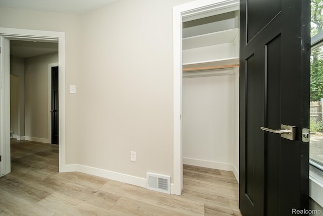 1922 N Wilson Ave, Royal Oak, MI 48073 - view of closet