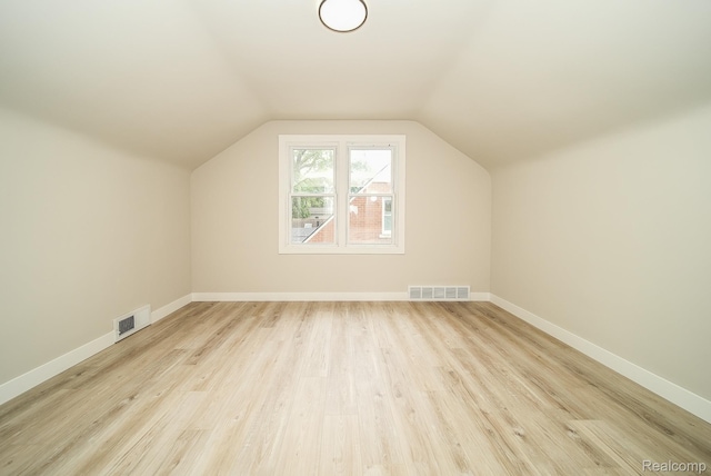 1922 N Wilson Ave, Royal Oak, MI 48073 - bonus room with wood finished floors and vaulted ceiling