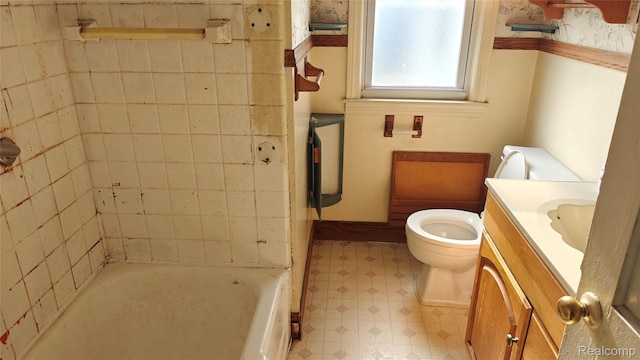 5157 Niagara St, Wayne, MI 48184 - full bath with vanity and tile patterned floors