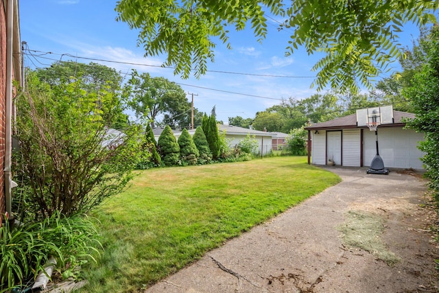 11372 Riverdale Ave, Redford, MI 48239 - view of grassy yard with an outbuilding