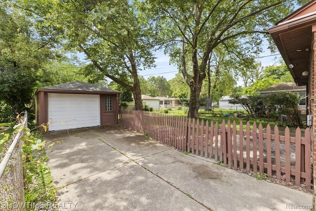 24611 Kenosha St, Oak Park, MI 48237 - view of detached garage
