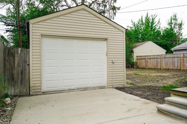 3911 Thomas Ave, Berkley, MI 48072 - detached garage with driveway