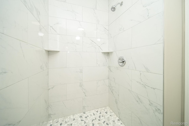 3911 Thomas Ave, Berkley, MI 48072 - full bath featuring tiled shower