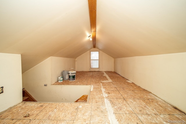 3911 Thomas Ave, Berkley, MI 48072 - additional living space with vaulted ceiling