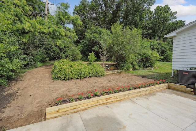 2362 Georgetown Blvd, Ann Arbor, MI 48105 - view of yard with a patio