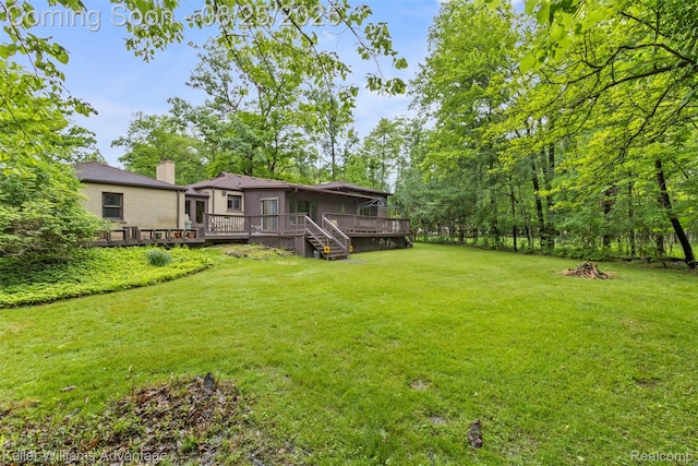 29866 Woodland Dr, Southfield, MI 48034 - view of green lawn featuring a deck