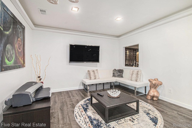 7025 Dandison Blvd, West Bloomfield, MI 48324 - living room with wood finished floors and baseboards