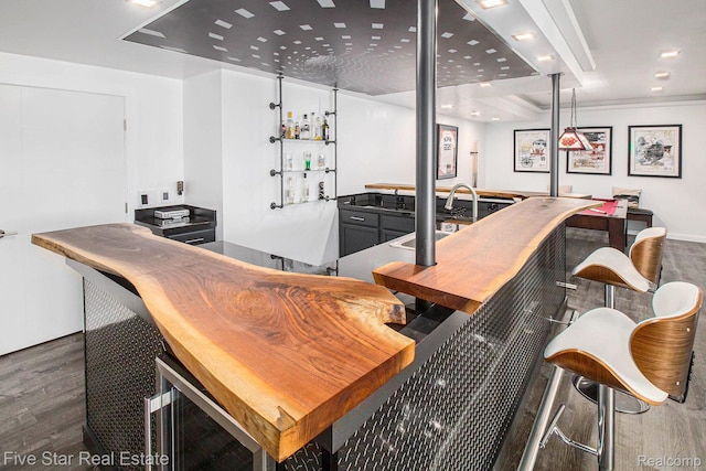 7025 Dandison Blvd, West Bloomfield, MI 48324 - bar featuring wood finished floors and a sink