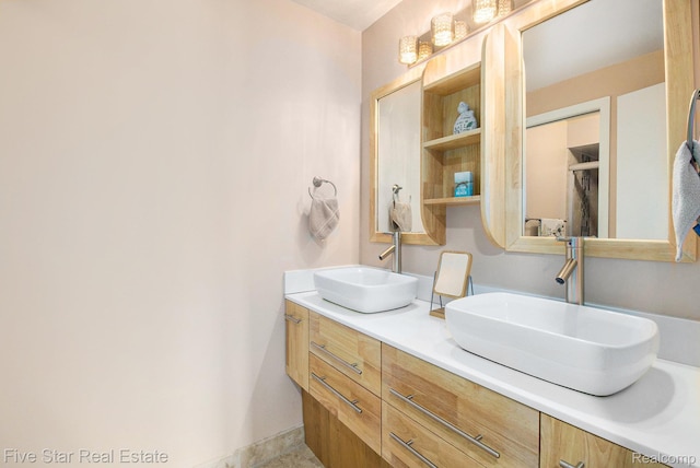 7025 Dandison Blvd, West Bloomfield, MI 48324 - full bath featuring double vanity