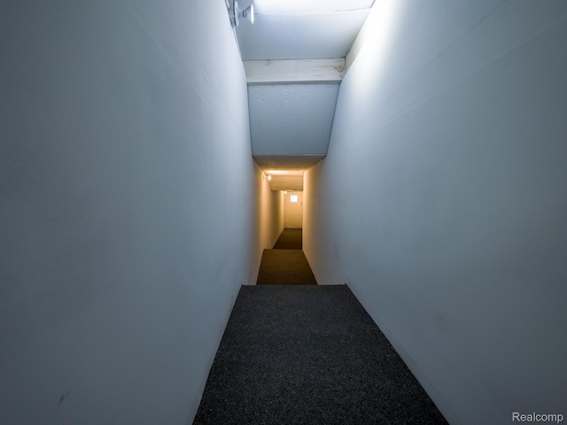 7660 Barnsbury Dr, West Bloomfield, MI 48324 - view of corridor