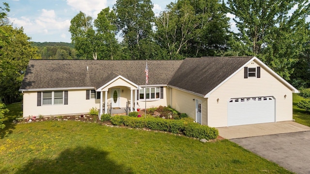 533 S Lake Shore Dr, Lake Leelanau, MI 49653
